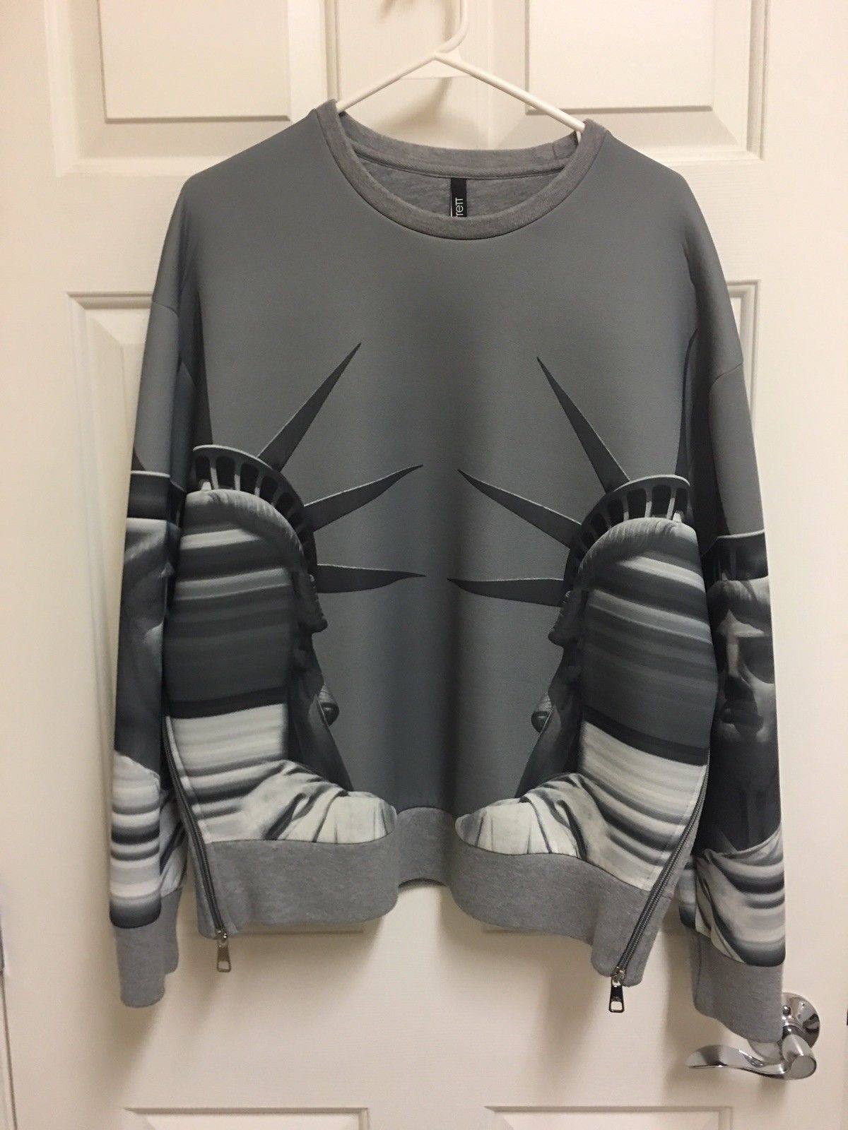 Les sweaters Neil Barrett les plus beaux et chers sur eBay !